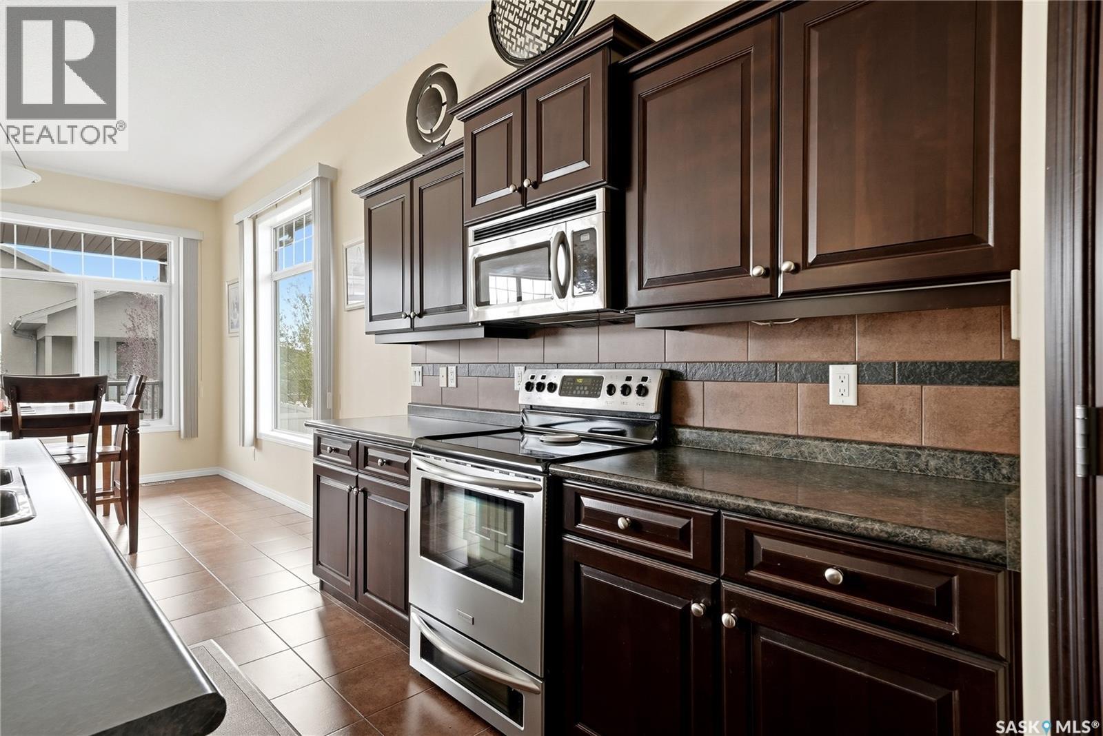 2534 Windsor Park Road, Regina, SK - Indoor Photo Showing Kitchen