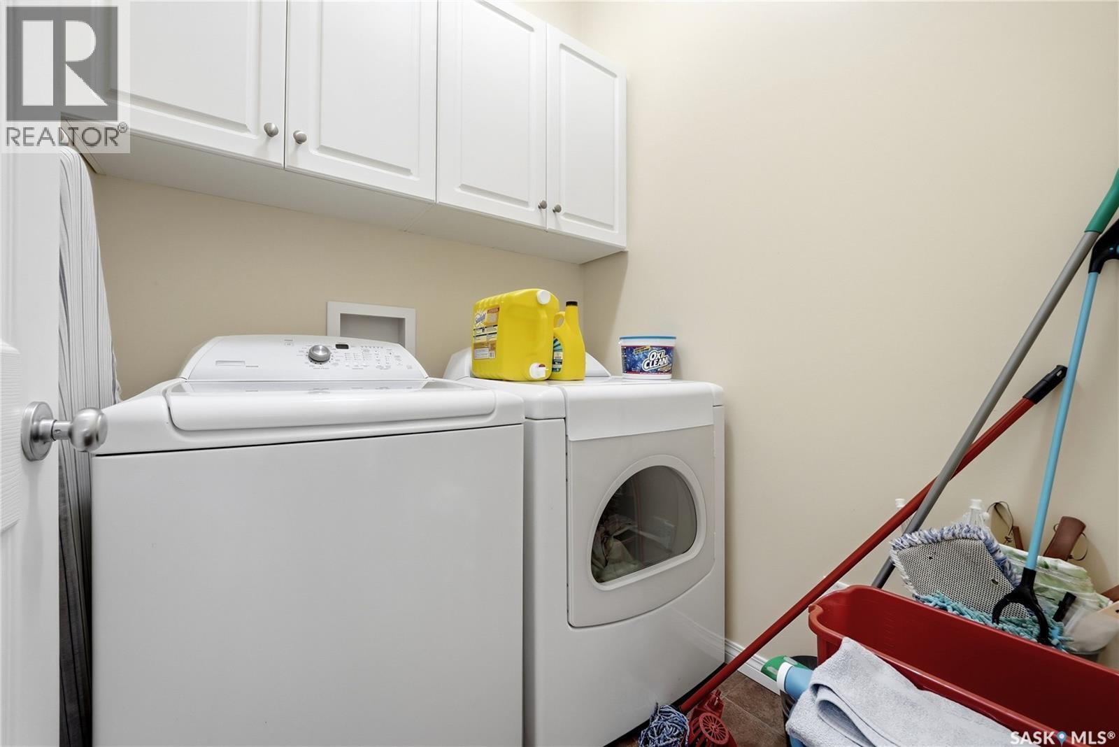 2534 Windsor Park Road, Regina, SK - Indoor Photo Showing Laundry Room