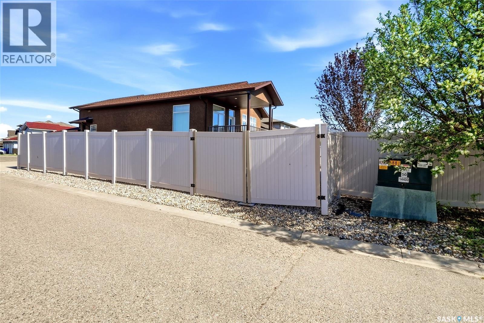 2534 Windsor Park Road, Regina, SK - Outdoor