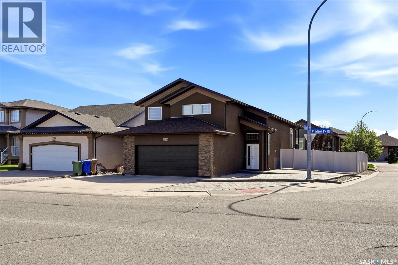 2534 Windsor Park Road, Regina, SK - Outdoor With Facade