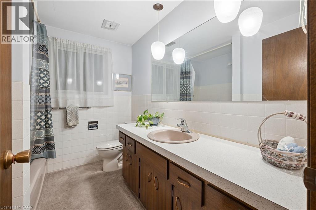 105 Silverspring Crescent, Kitchener, ON - Indoor Photo Showing Bathroom