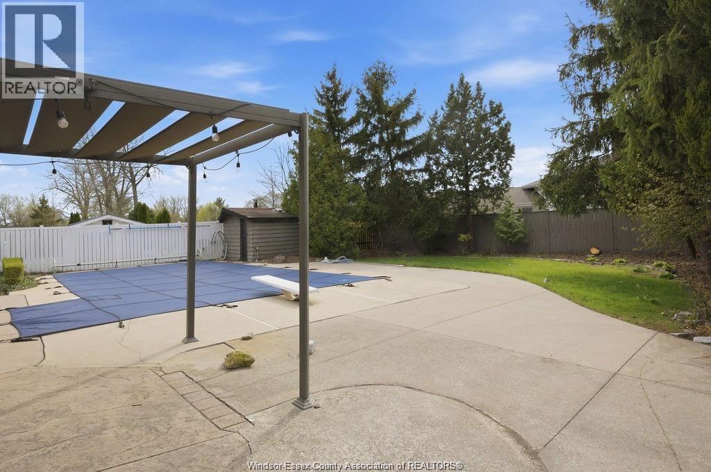 145 Centennial Drive, Tecumseh, ON - Outdoor