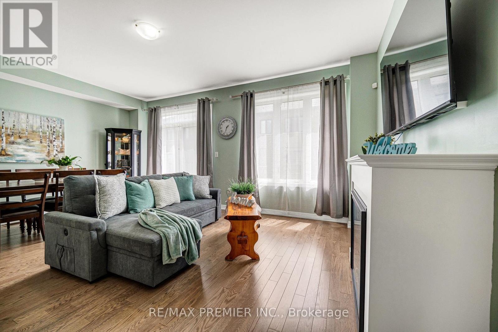 Main - 55 Singhampton Road, Vaughan, ON - Indoor Photo Showing Living Room