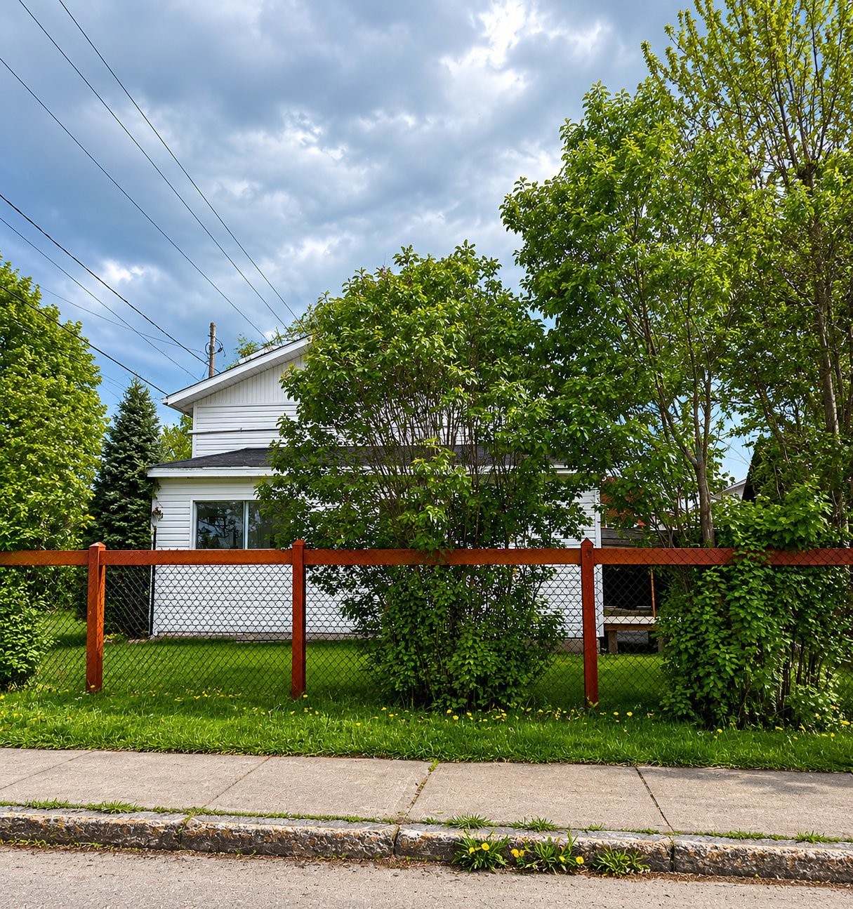 Courtyard - 700 11E Avenue, Shawinigan, QC - Outdoor