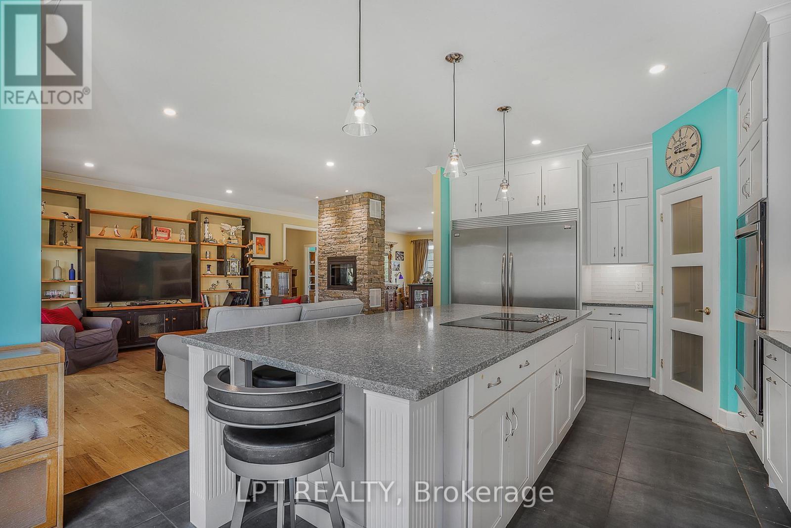 972 Aberdeen Road, Champlain, ON - Indoor Photo Showing Kitchen With Upgraded Kitchen