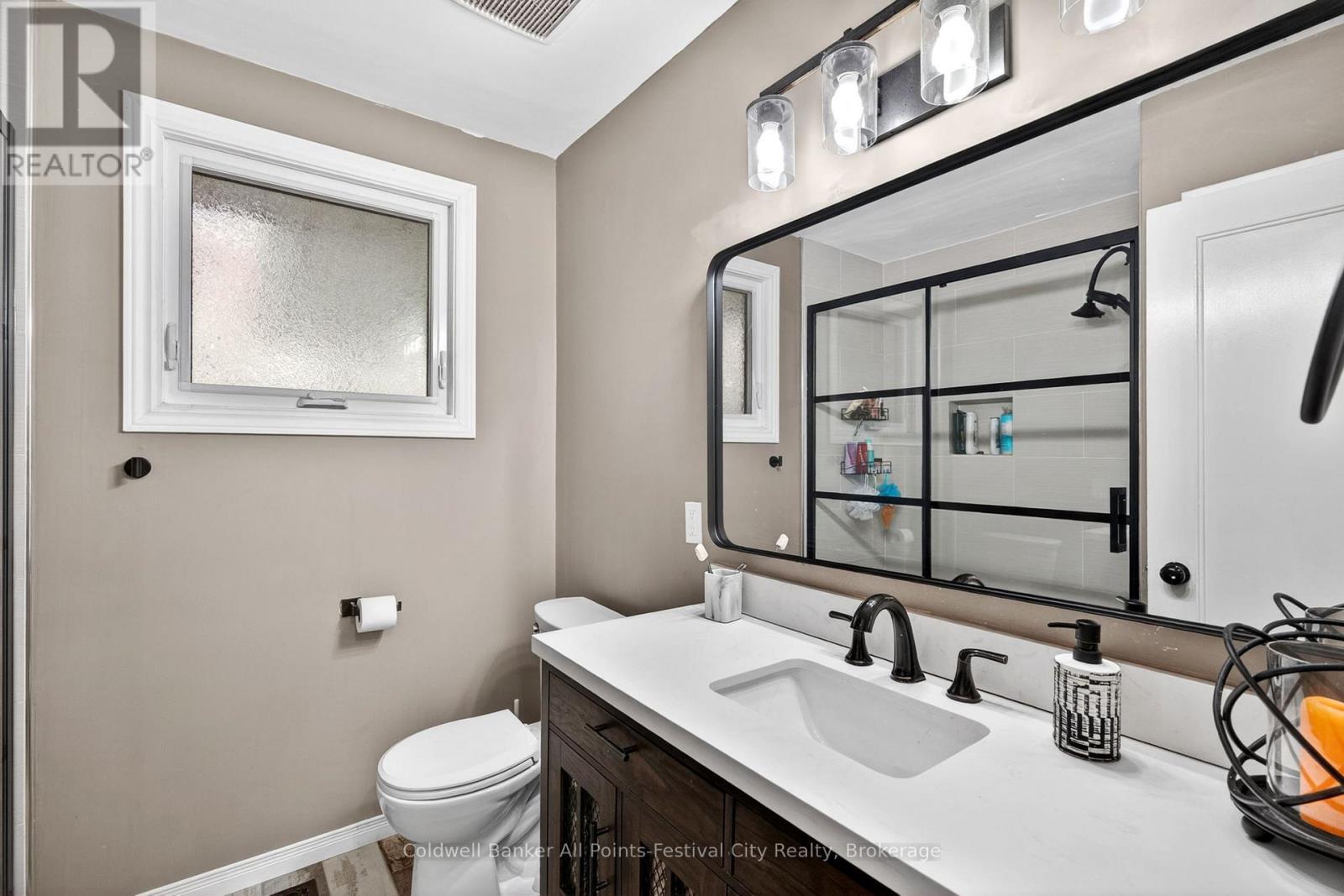 145 Suncoast Drive W, Goderich (Goderich (Town)), ON - Indoor Photo Showing Bathroom