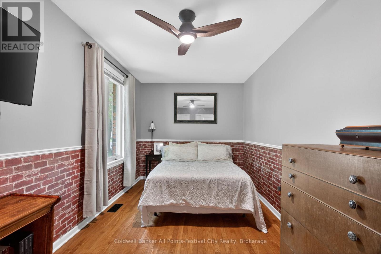 145 Suncoast Drive W, Goderich (Goderich (Town)), ON - Indoor Photo Showing Bedroom
