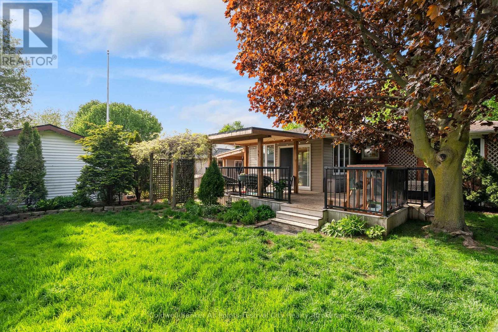 145 Suncoast Drive W, Goderich (Goderich (Town)), ON - Outdoor With Deck Patio Veranda