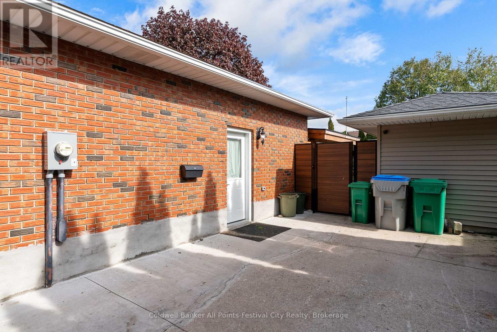 145 Suncoast Drive W, Goderich (Goderich (Town)), ON - Outdoor With Exterior