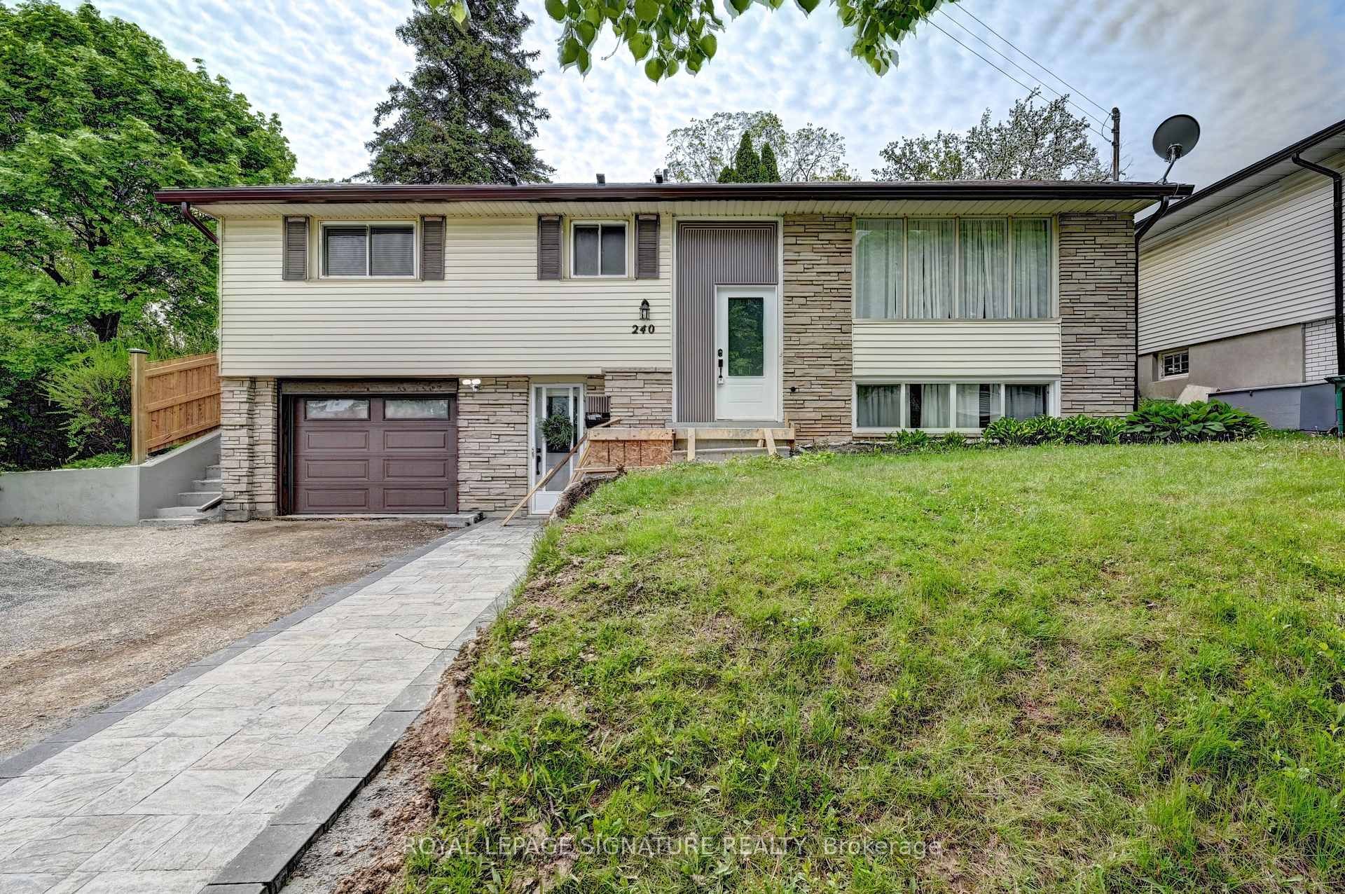 240 Stonybrook Drive, Kitchener, ON - Outdoor