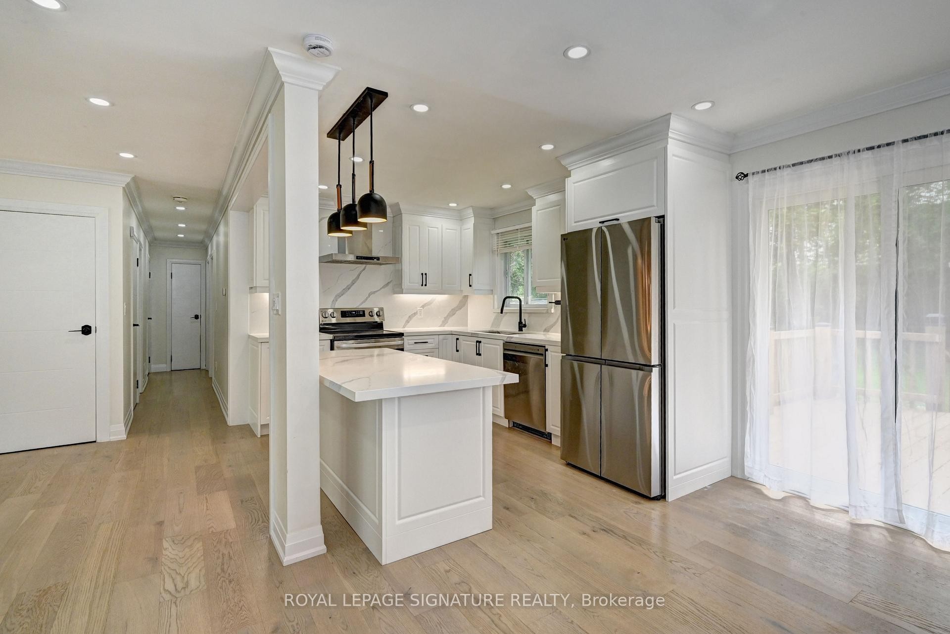 240 Stonybrook Drive, Kitchener, ON - Indoor Photo Showing Kitchen