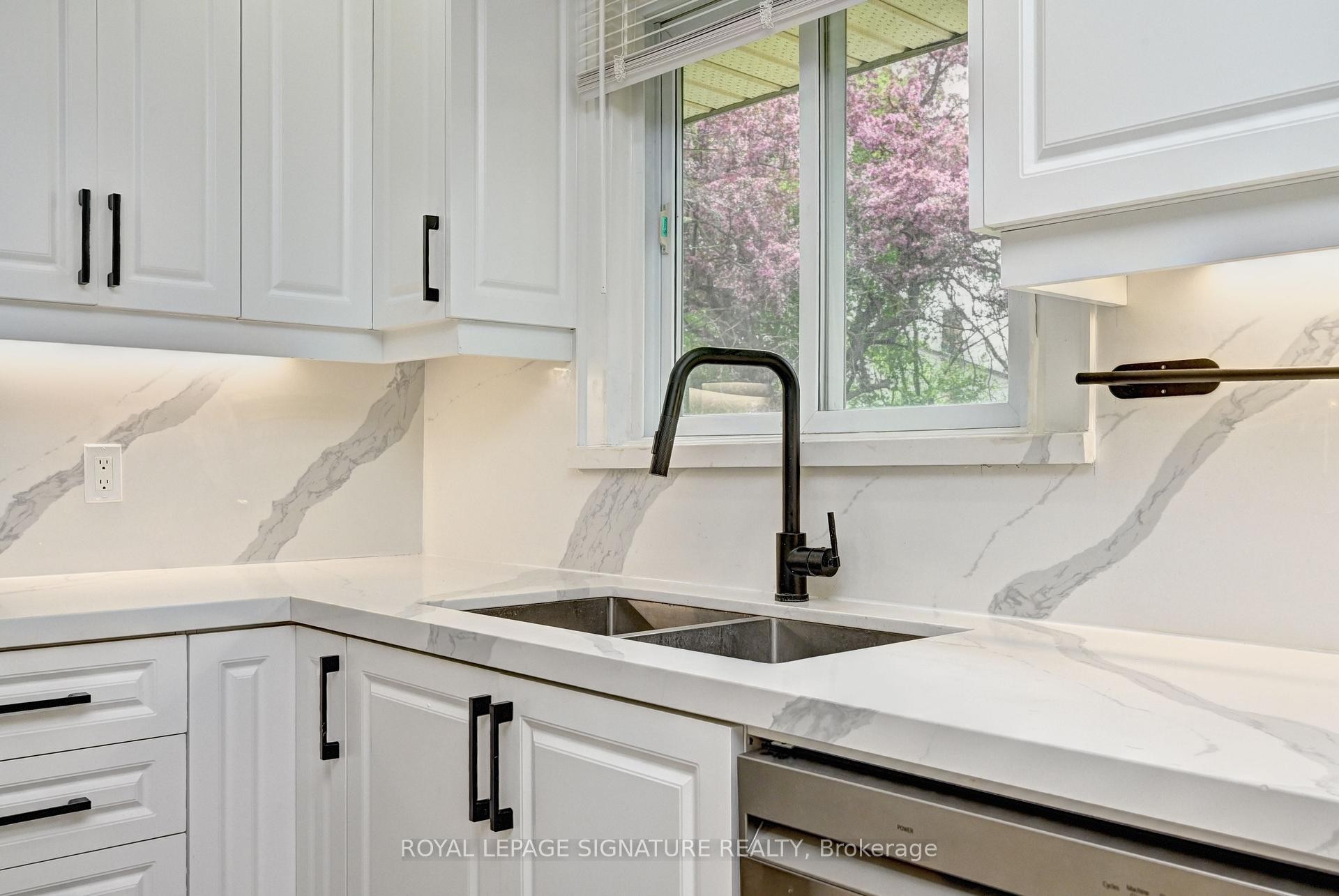 240 Stonybrook Drive, Kitchener, ON - Indoor Photo Showing Kitchen With Double Sink