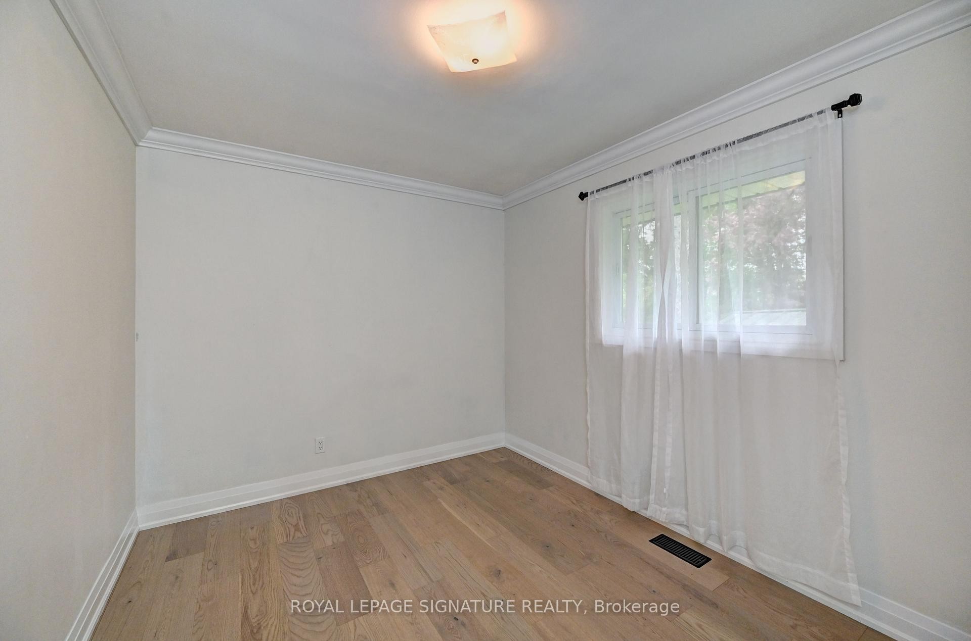 240 Stonybrook Drive, Kitchener, ON - Indoor Photo Showing Other Room
