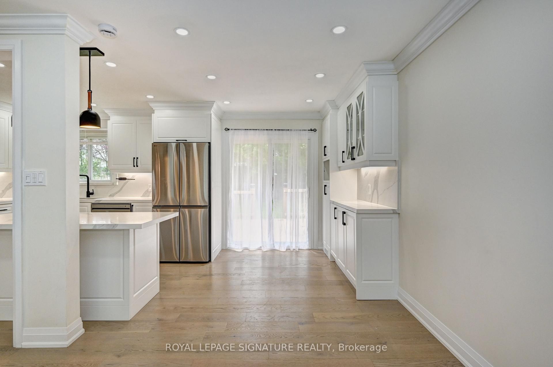 240 Stonybrook Drive, Kitchener, ON - Indoor Photo Showing Kitchen