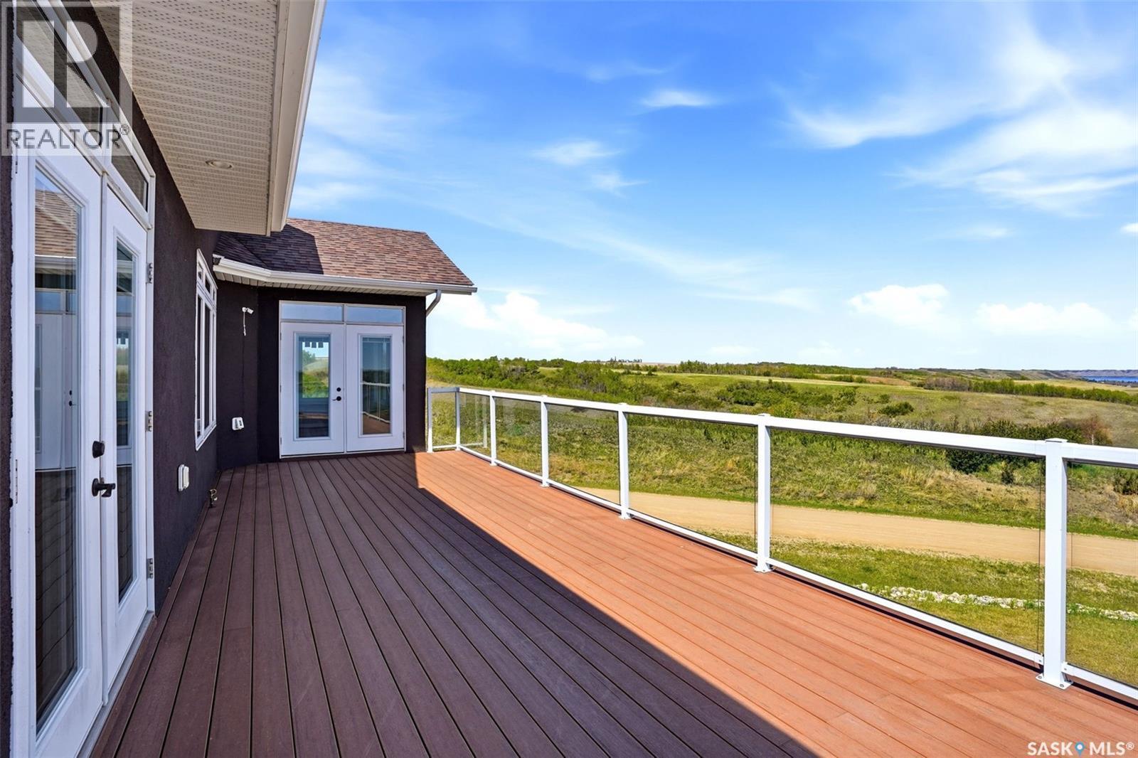 701 Saskatoon Drive, Katepwa Beach, SK - Outdoor With Exterior