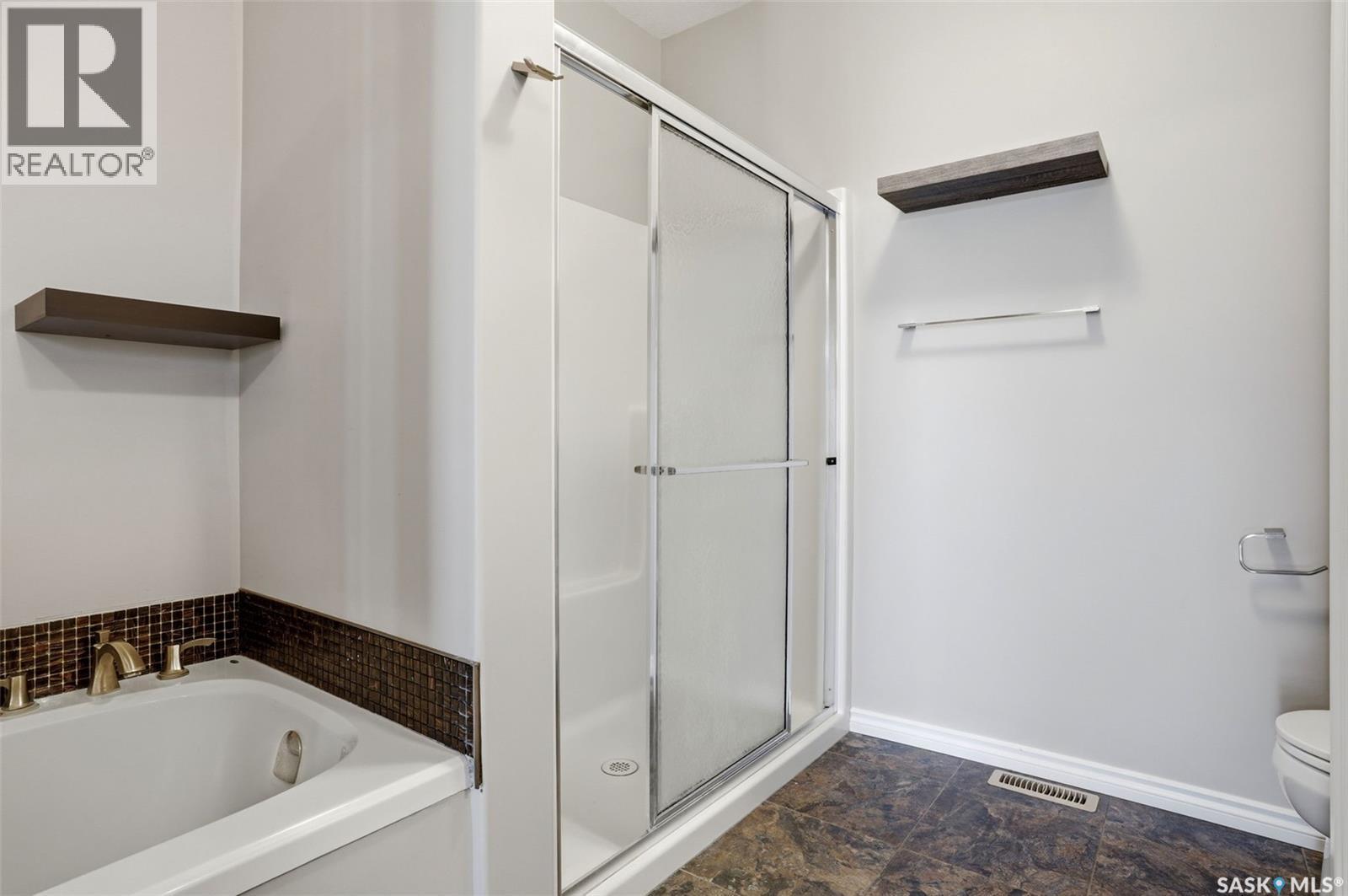 701 Saskatoon Drive, Katepwa Beach, SK - Indoor Photo Showing Bathroom