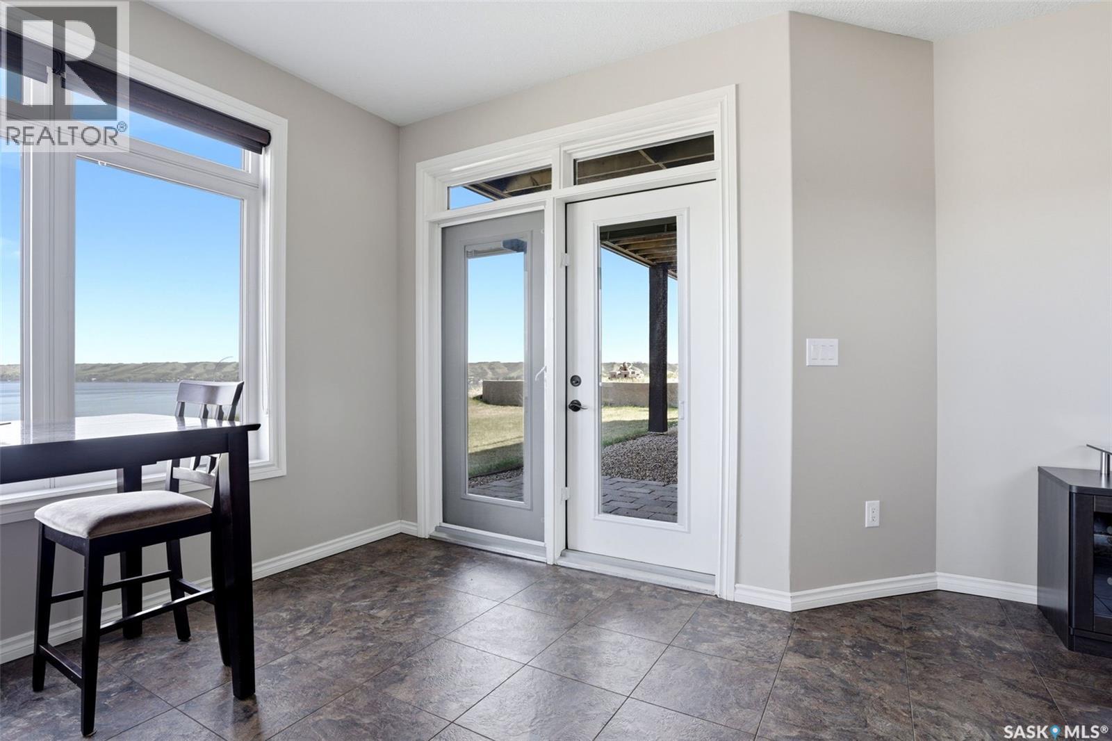 701 Saskatoon Drive, Katepwa Beach, SK - Indoor With Fireplace