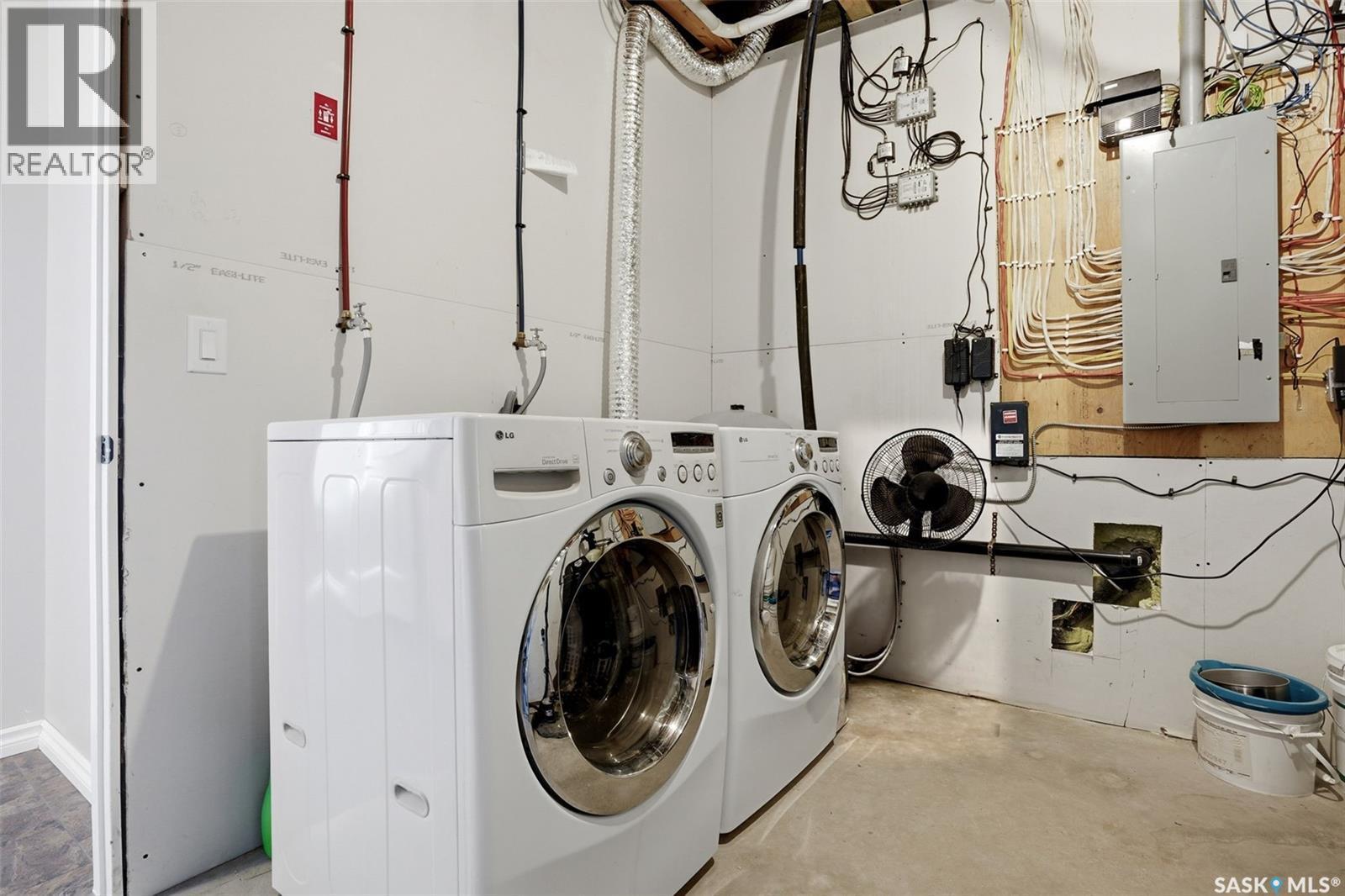 701 Saskatoon Drive, Katepwa Beach, SK - Indoor Photo Showing Laundry Room