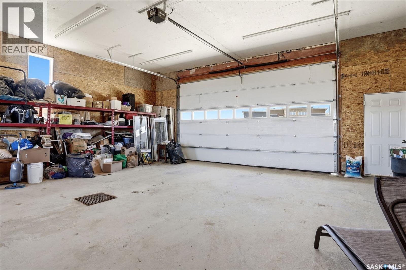 701 Saskatoon Drive, Katepwa Beach, SK - Indoor Photo Showing Garage
