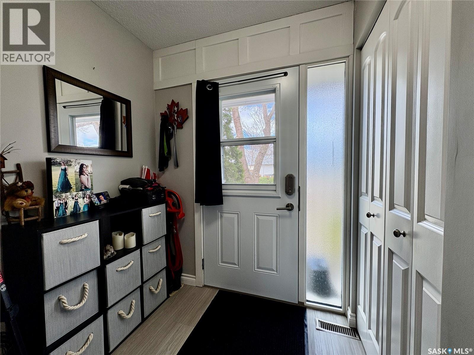 1230 Chaplin Street E, Swift Current, SK - Indoor Photo Showing Other Room