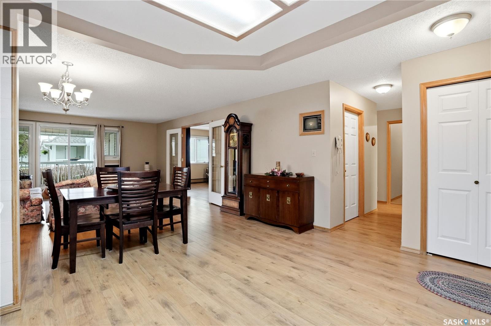 134 960 Assiniboine Avenue E, Regina, SK - Indoor Photo Showing Dining Room