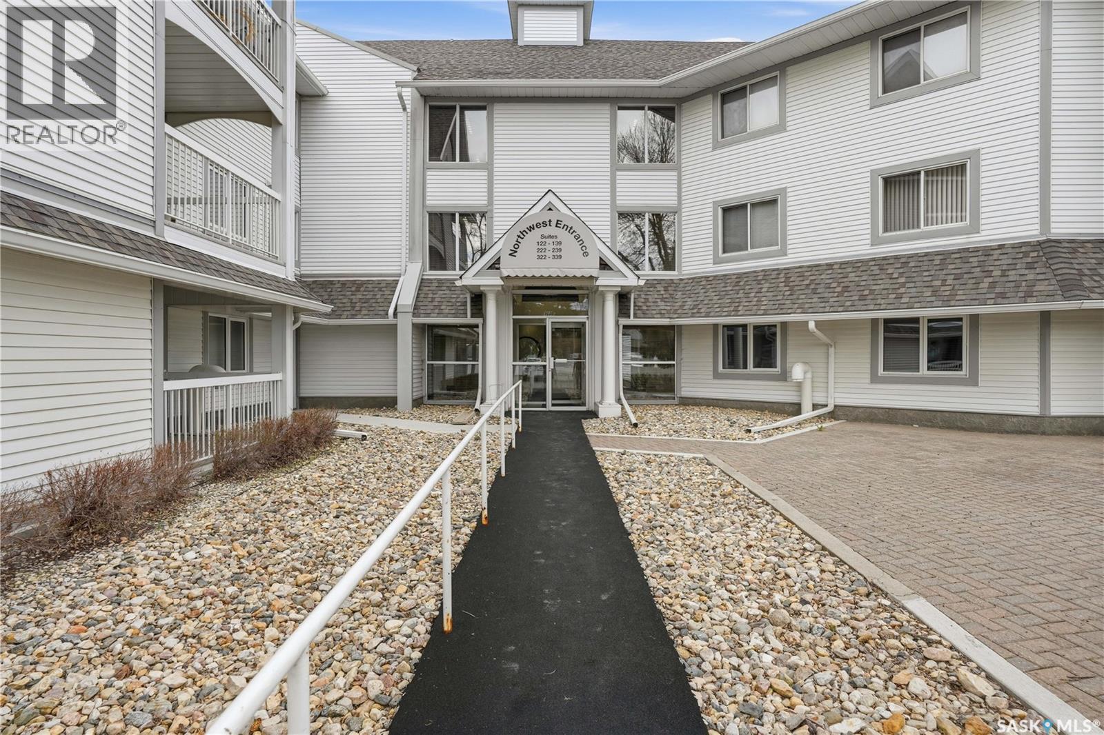 134 960 Assiniboine Avenue E, Regina, SK - Outdoor