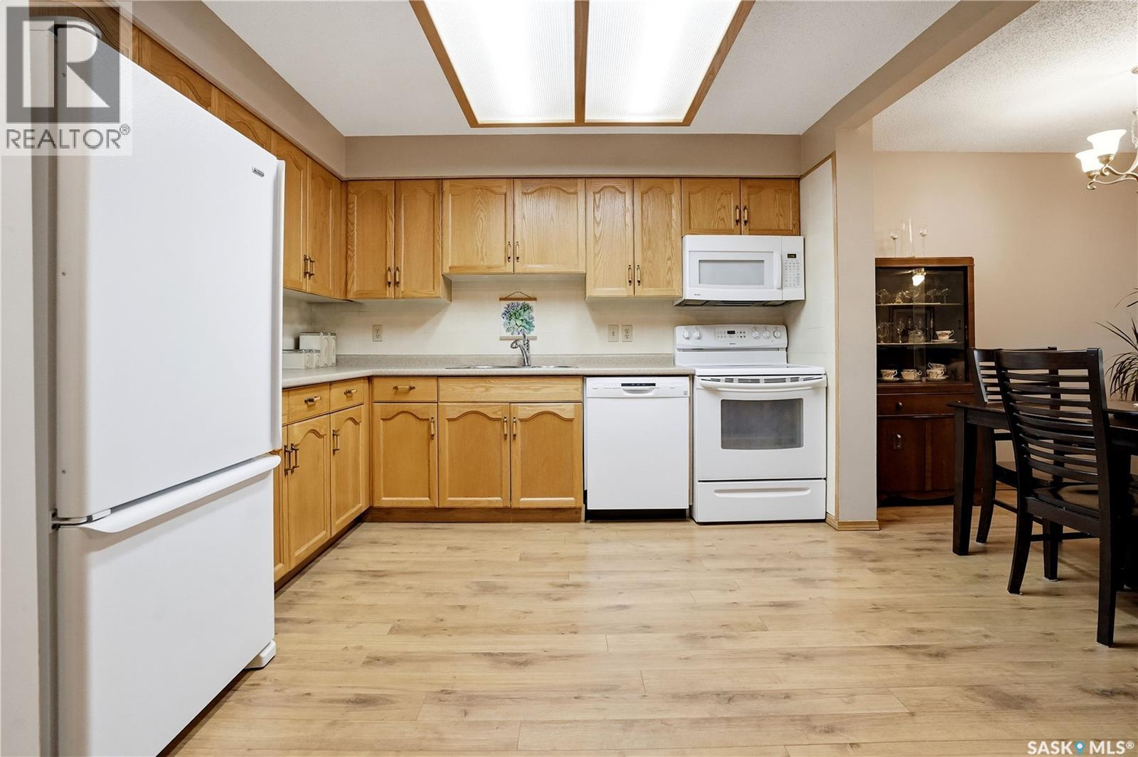 134 960 Assiniboine Avenue E, Regina, SK - Indoor Photo Showing Kitchen