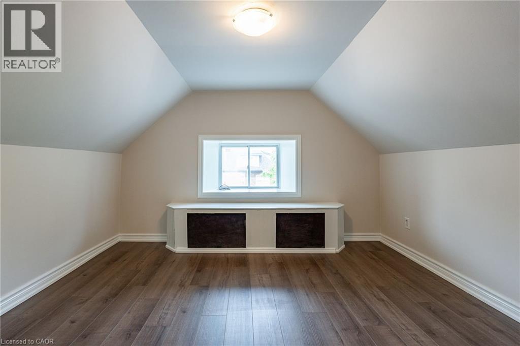 89 Carrick Avenue Unit# 3, Hamilton, ON - Indoor Photo Showing Other Room