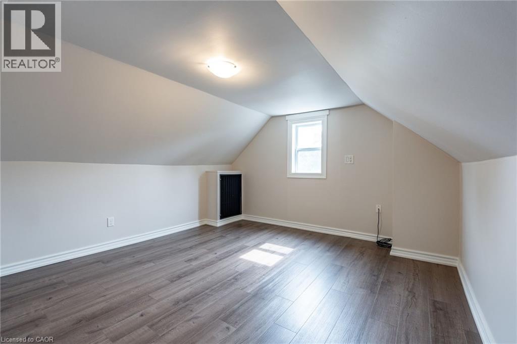 89 Carrick Avenue Unit# 3, Hamilton, ON - Indoor Photo Showing Other Room