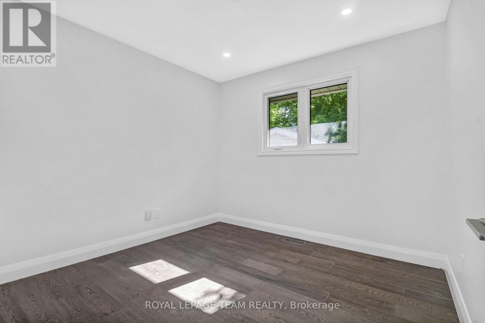 2317 Elmira Drive, Ottawa, ON - Indoor Photo Showing Other Room
