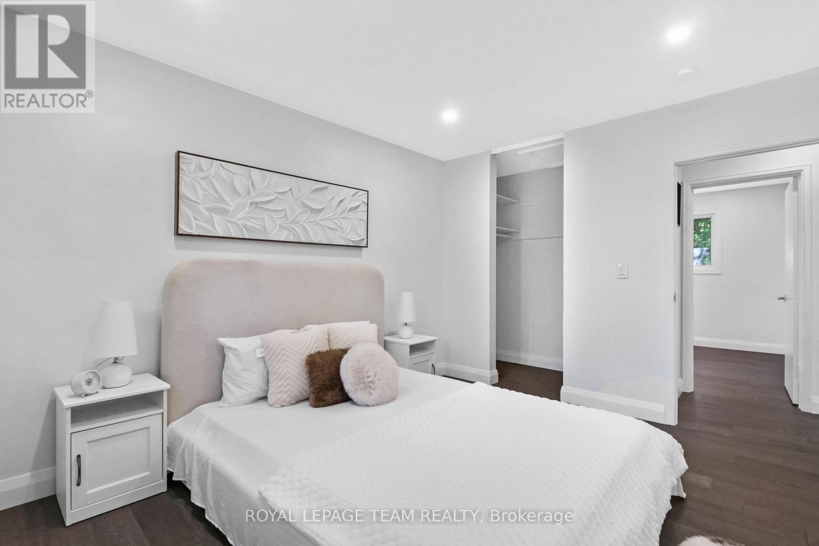 2317 Elmira Drive, Ottawa, ON - Indoor Photo Showing Bedroom