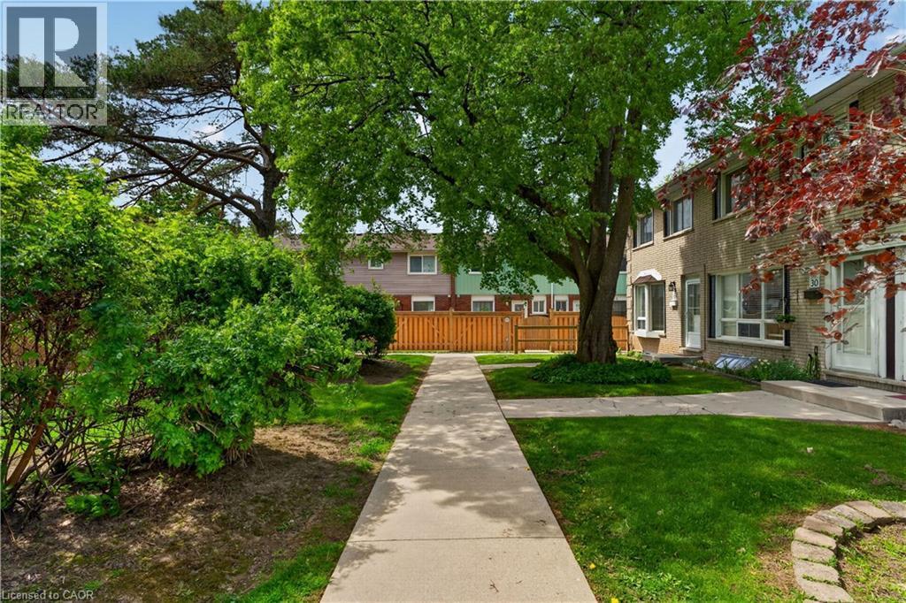 2700 Barton Street E Unit# 31, Hamilton, ON - Outdoor