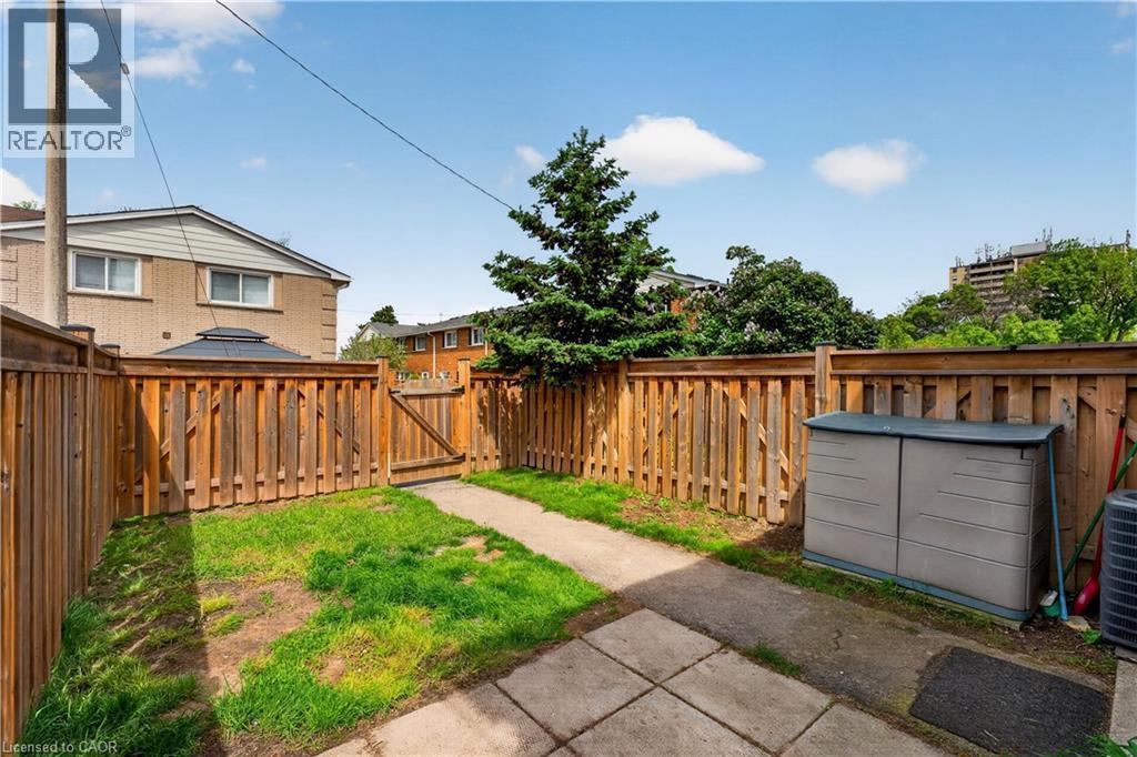2700 Barton Street E Unit# 31, Hamilton, ON - Outdoor
