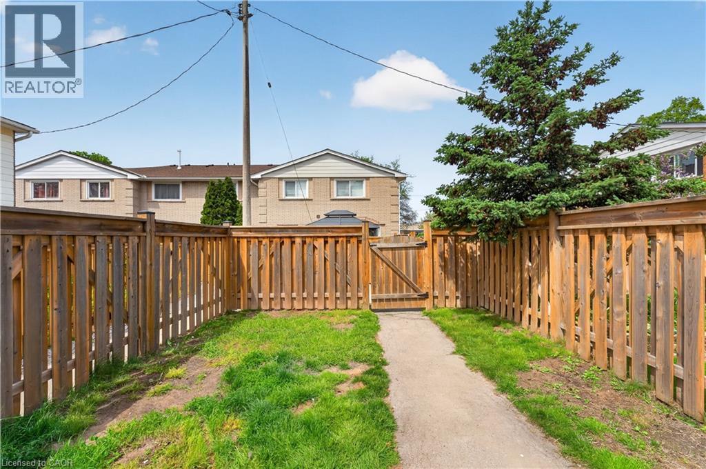 2700 Barton Street E Unit# 31, Hamilton, ON - Outdoor