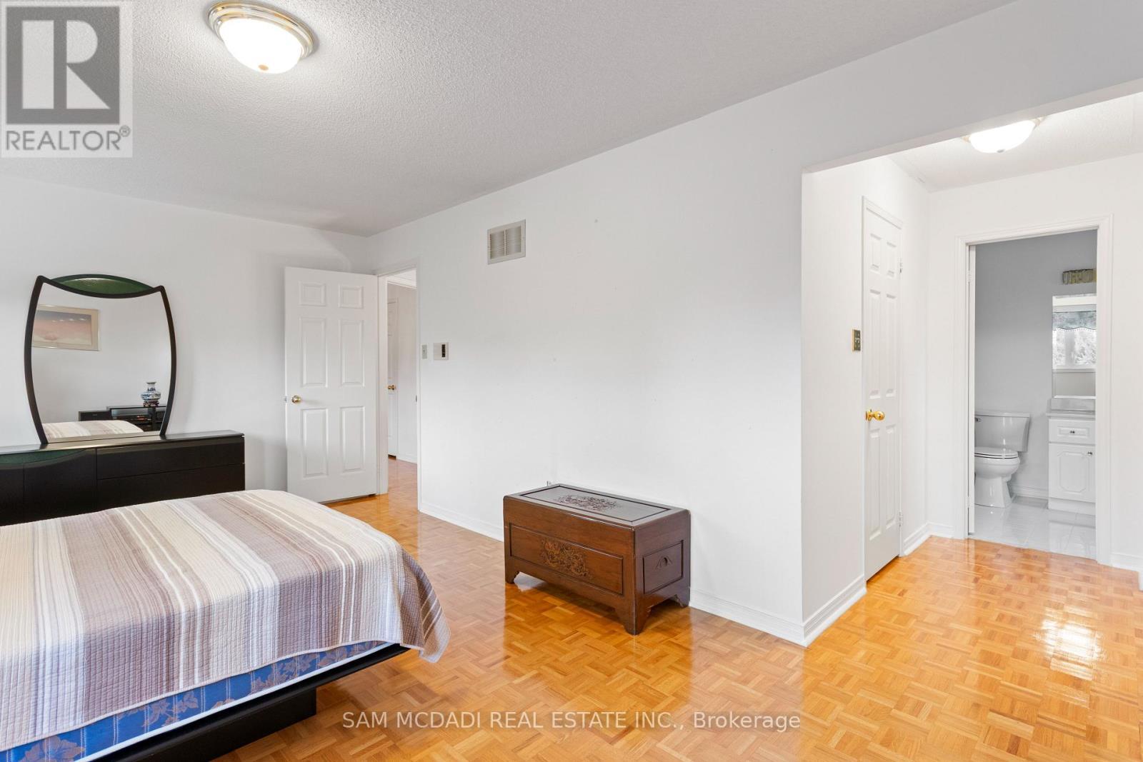 4461 Gladebrook Crescent, Mississauga, ON - Indoor Photo Showing Bedroom