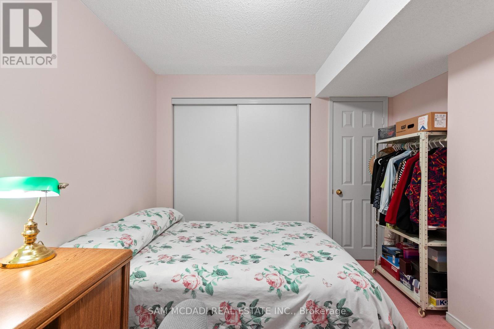 4461 Gladebrook Crescent, Mississauga, ON - Indoor Photo Showing Bedroom