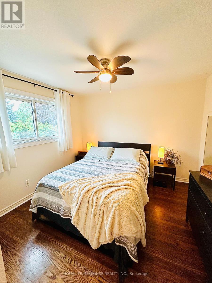 3430 Homark Drive, Mississauga, ON - Indoor Photo Showing Bedroom