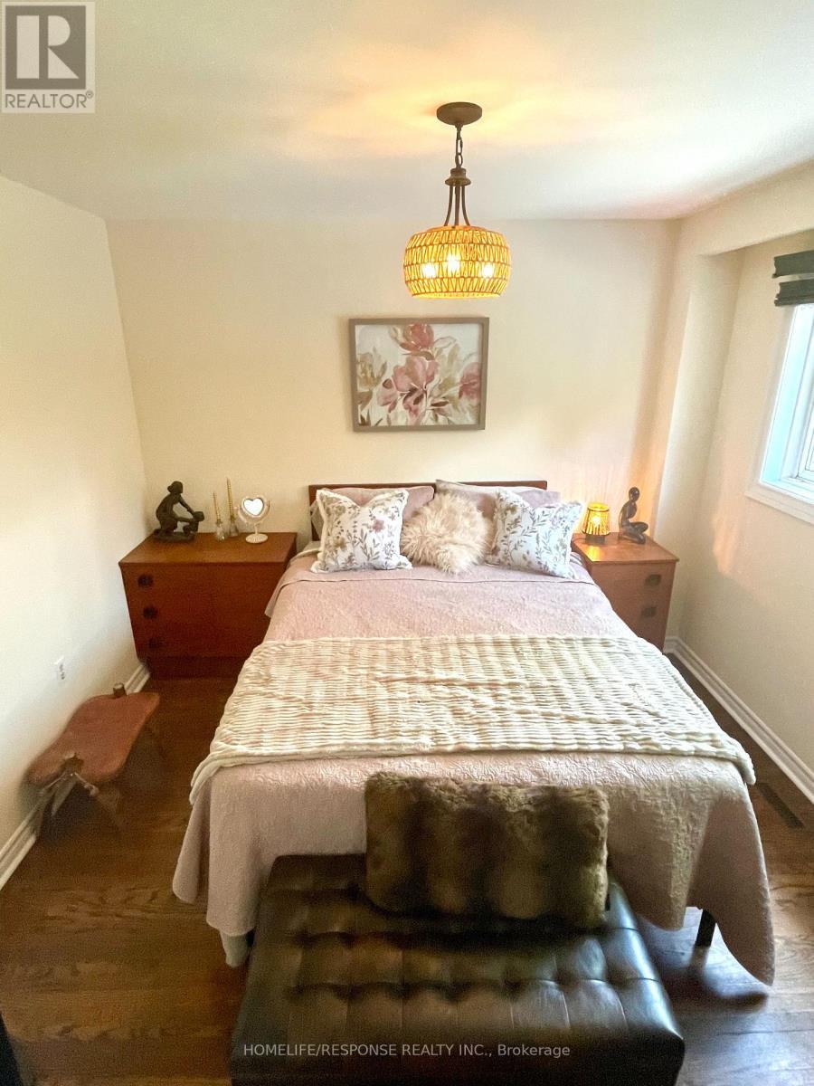 3430 Homark Drive, Mississauga, ON - Indoor Photo Showing Bedroom