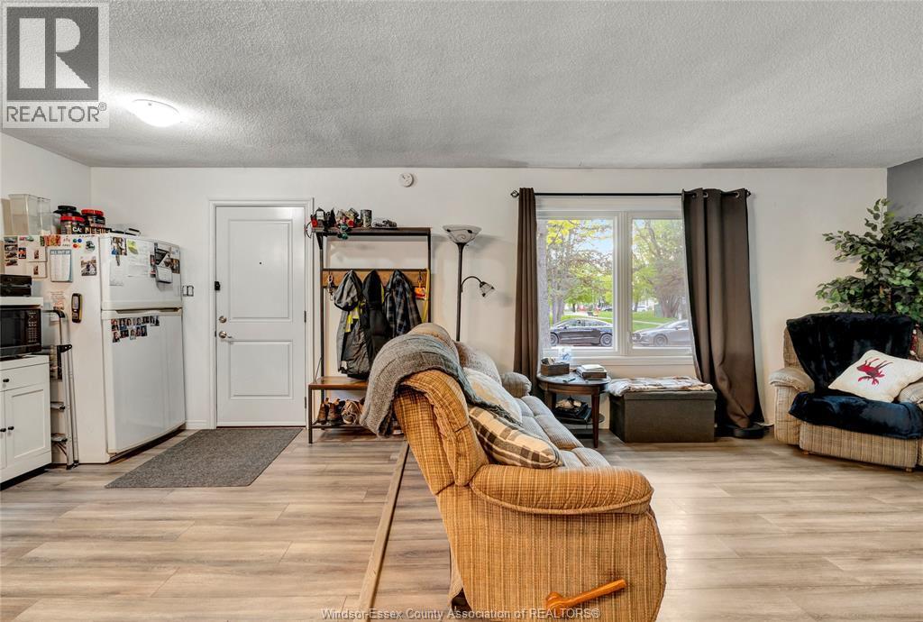 1260 Oak, Windsor, ON - Indoor