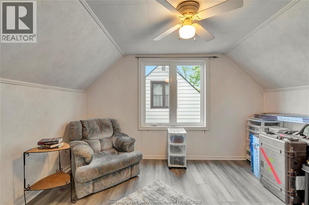 1260 Oak, Windsor, ON - Indoor