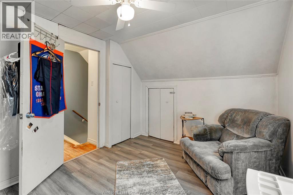 1260 Oak, Windsor, ON - Indoor Photo Showing Other Room