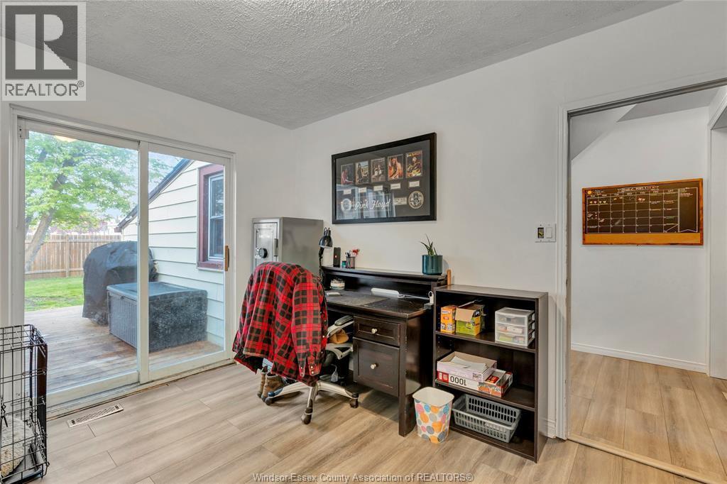 1260 Oak, Windsor, ON - Indoor