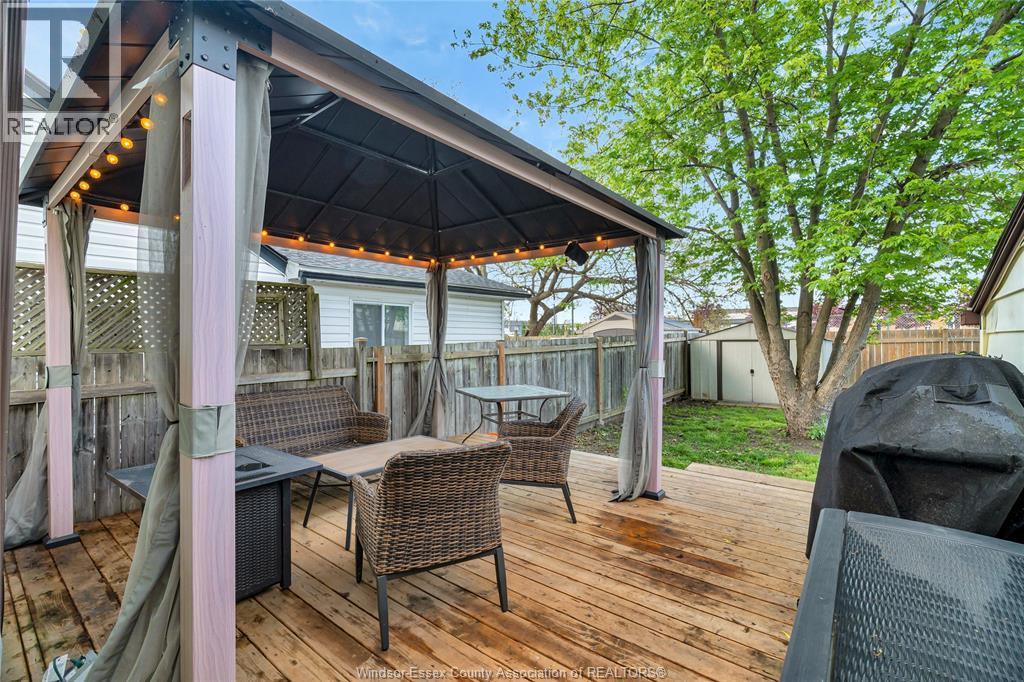 1260 Oak, Windsor, ON - Outdoor With Deck Patio Veranda With Exterior