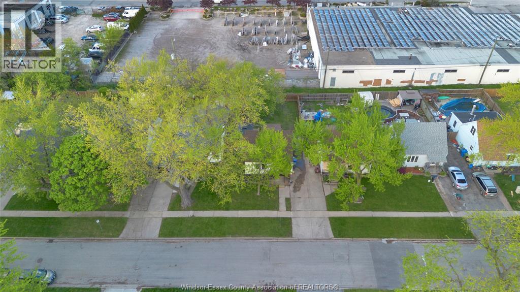1260 Oak, Windsor, ON -