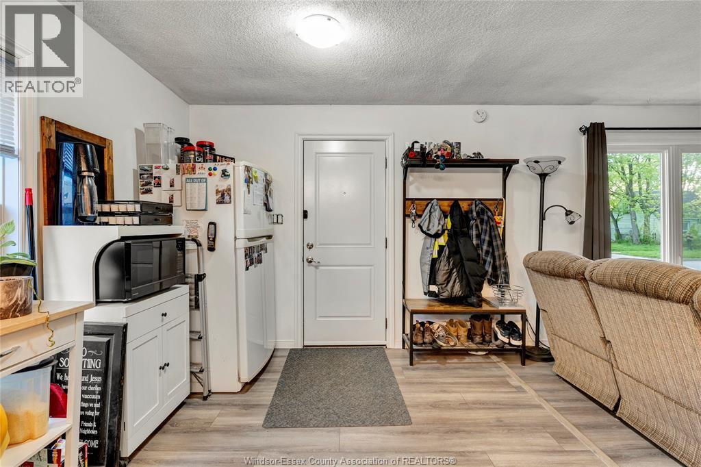 1260 Oak, Windsor, ON - Indoor