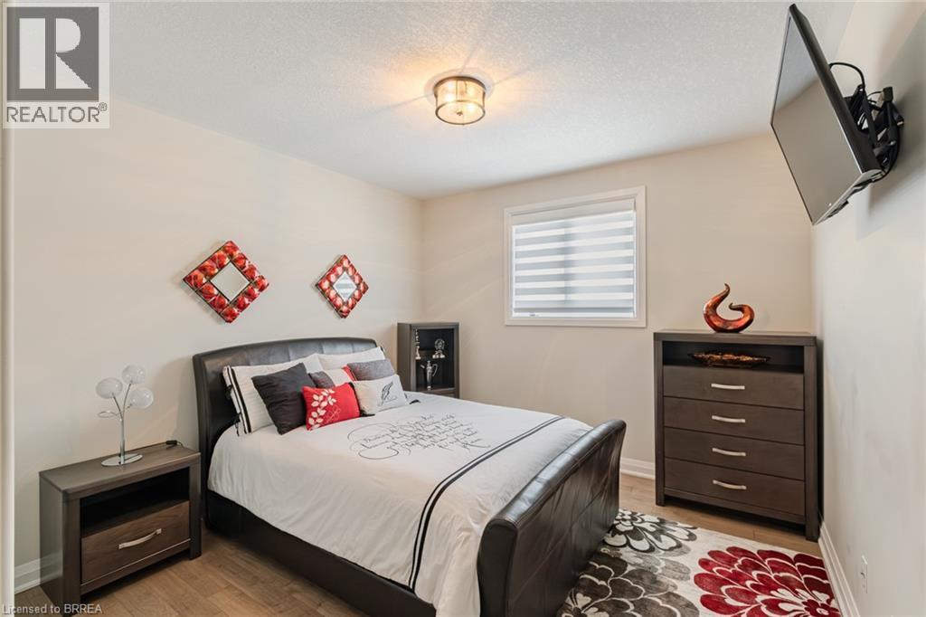 5 Moore Boulevard, Brantford, ON - Indoor Photo Showing Bedroom