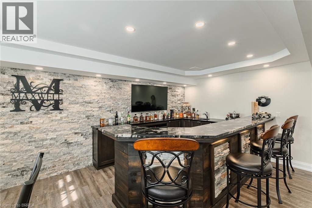5 Moore Boulevard, Brantford, ON - Indoor