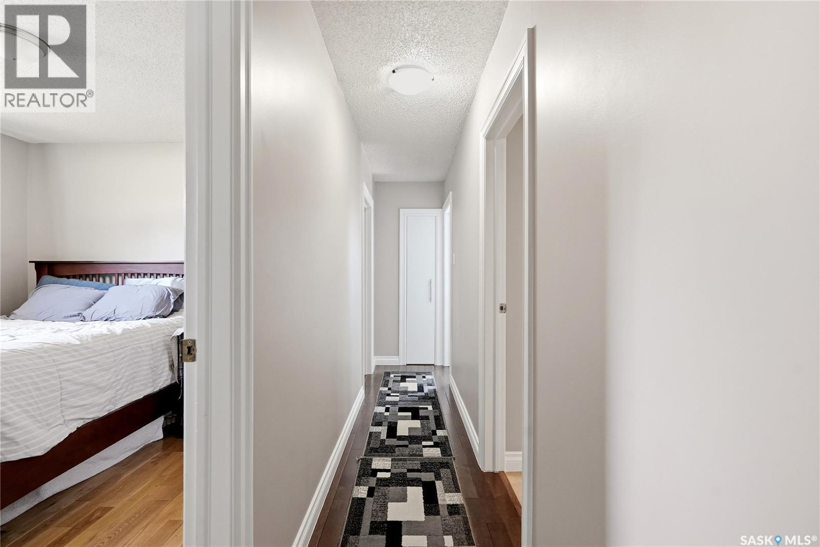 901 R Avenue N, Saskatoon, SK - Indoor Photo Showing Bedroom