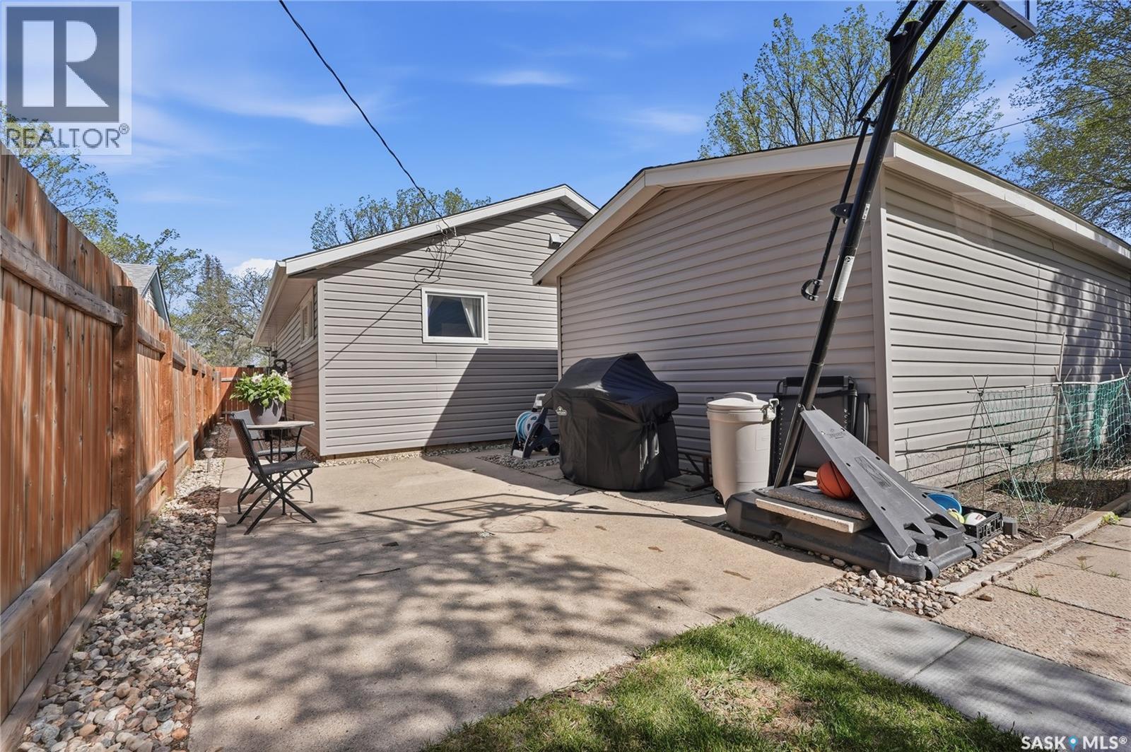 901 R Avenue N, Saskatoon, SK - Outdoor With Exterior