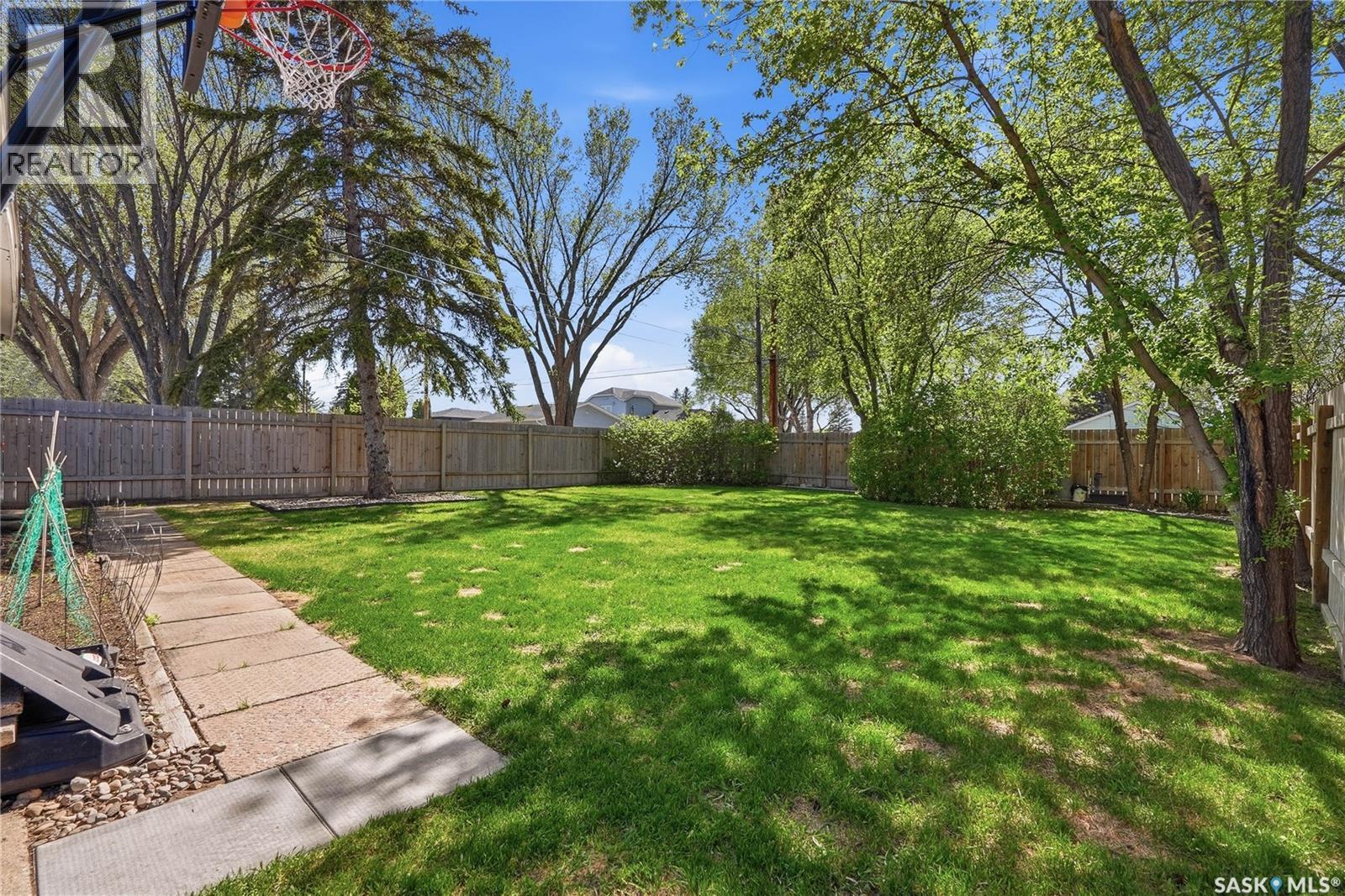 901 R Avenue N, Saskatoon, SK - Outdoor
